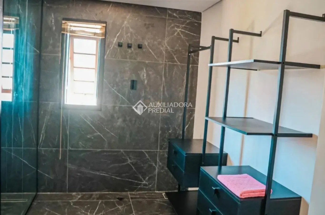 Casa sem mobília de 1100 m² com 3 suítes e jardim — photo 16
