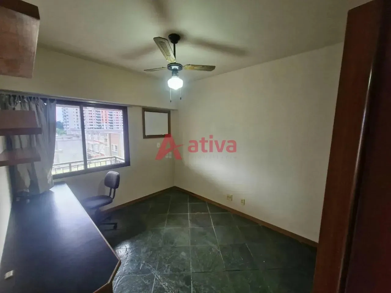 Furnished 2-bedroom apartment with a balcony — photo 4
