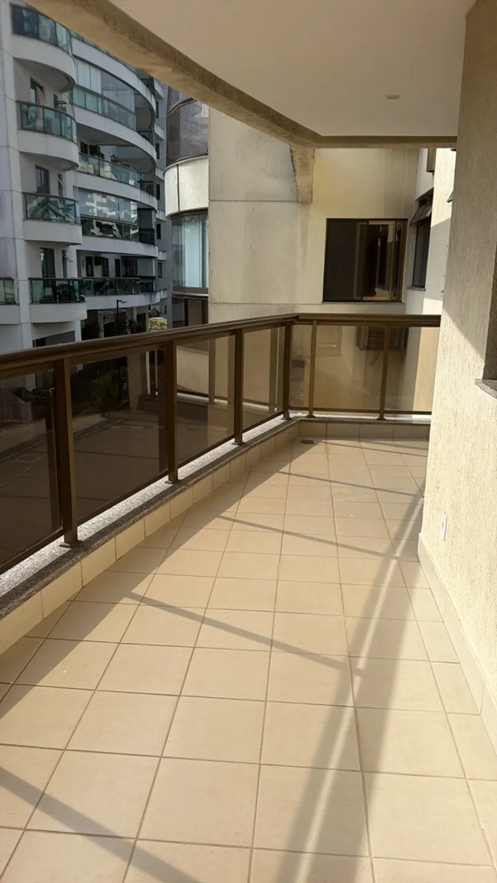 2-bedroom apartment in a building with a gym — photo 4