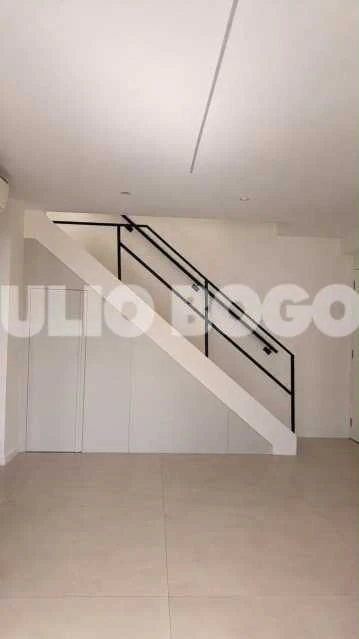 Furnished duplex penthouse with 3 en-suite bedrooms and 180 m² — photo 17