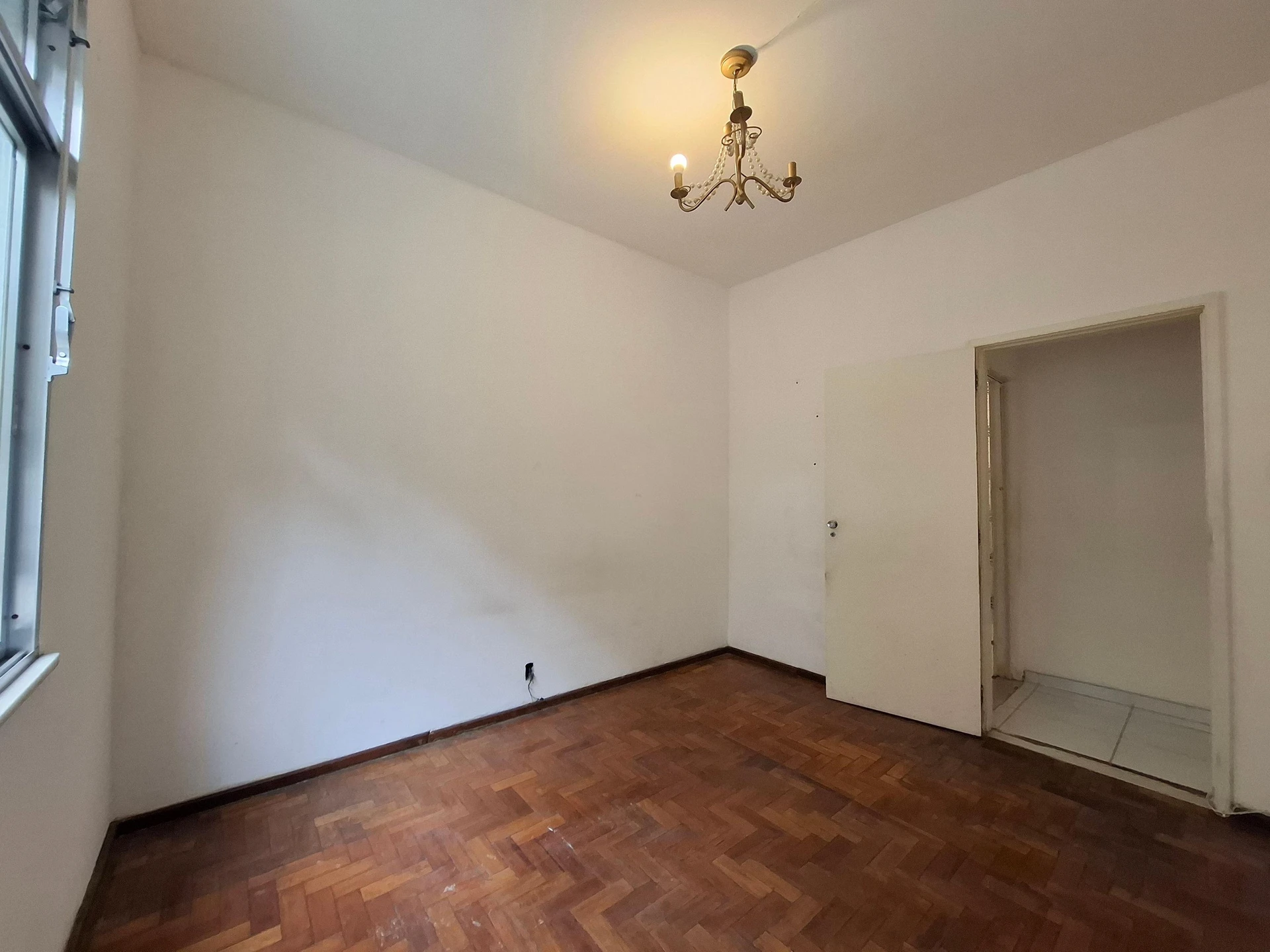 Unfurnished 3-bedroom apartment with 3 bathrooms — photo 18