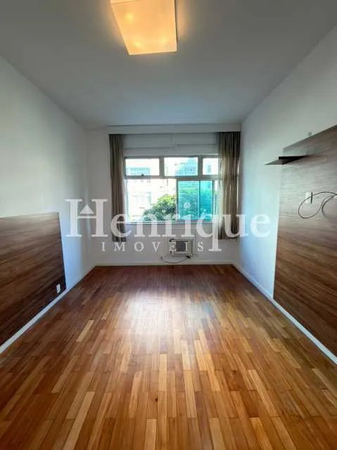 Дерев'яна підлога або ламінат та 3 спальні: квартира 150 м² — photo 12