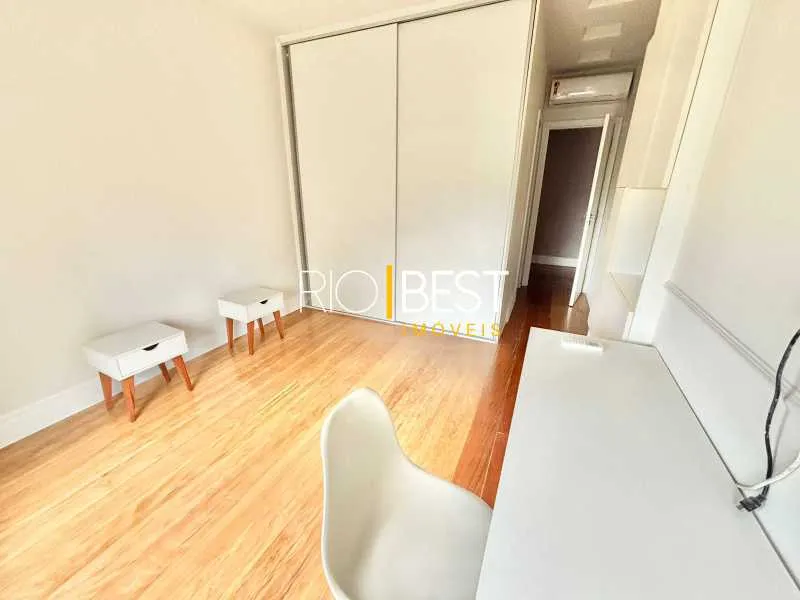 Apartment with 4 bedrooms and a glassed-in balcony — photo 4