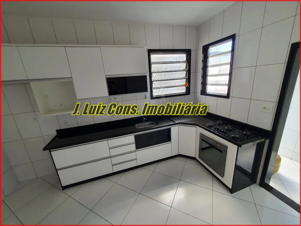Квартира 70 м² з 2 кімнатами та кухнею з газовою плитою — photo 22