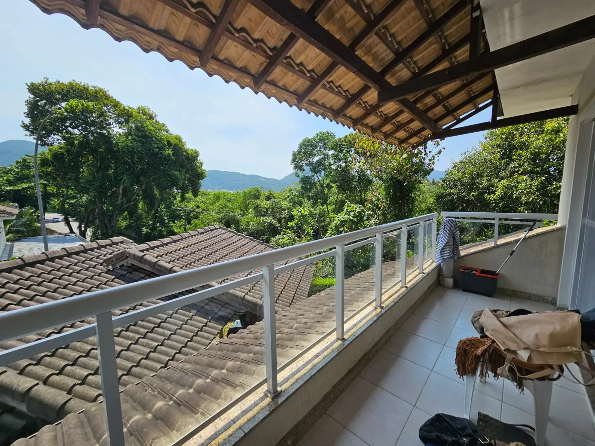 Furnished 206 m² house with 5 bedrooms and 5 baths — photo 25