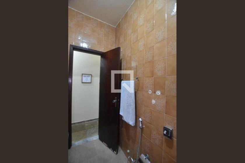 Furnished 231 m² house with 3 bedrooms and a balcony — photo 2