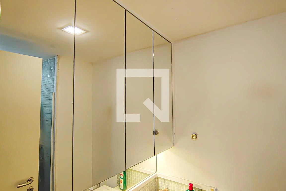 Apartamento mobiliado com 2 quartos e varanda com churrasqueira — photo 24