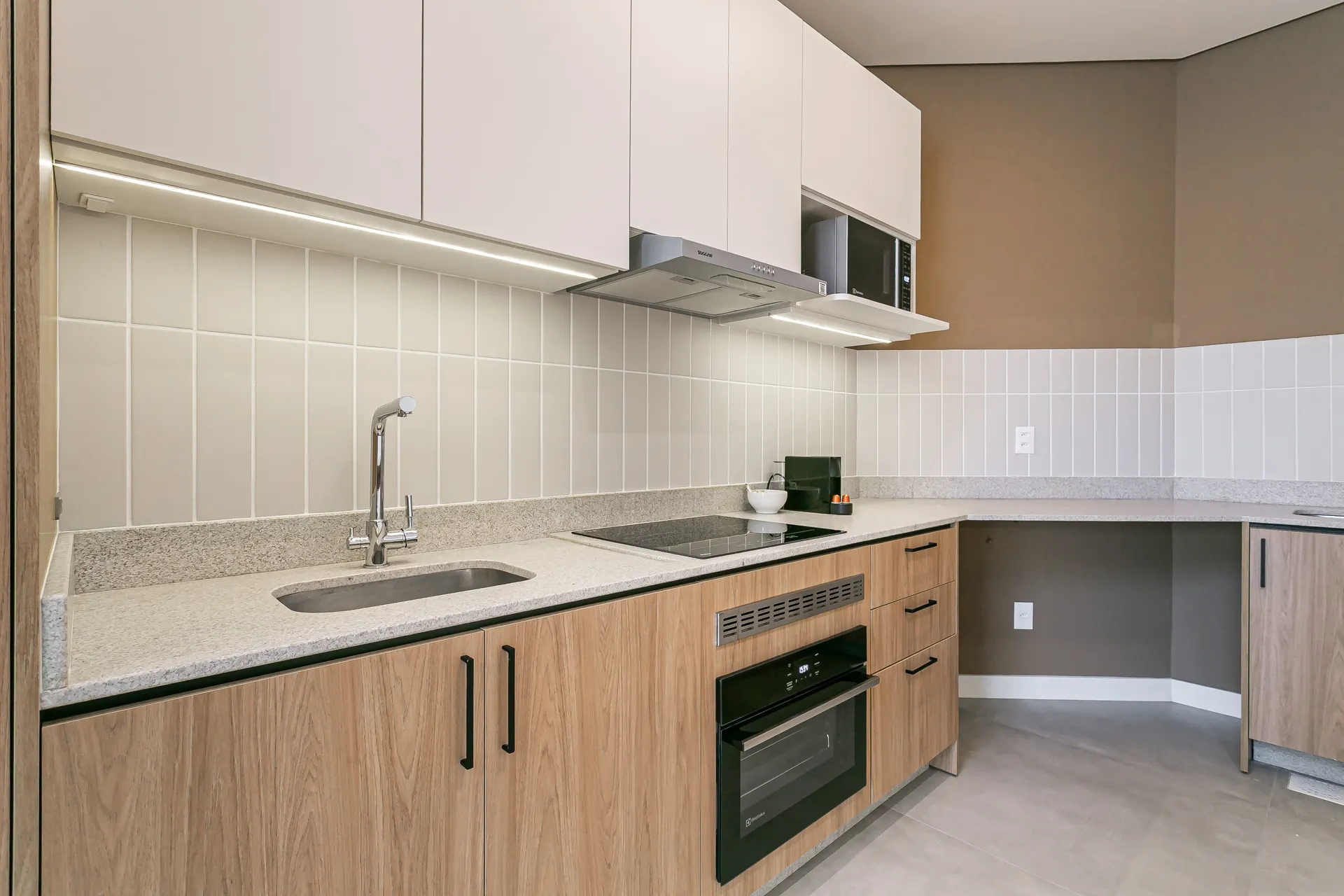 Furnished 81 m² loft with 1 bedroom and terrace — photo 2