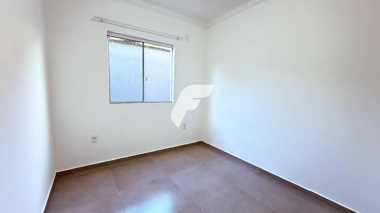 Apartamento en planta baja con cocina compacta y 2 dormitorios — photo 9