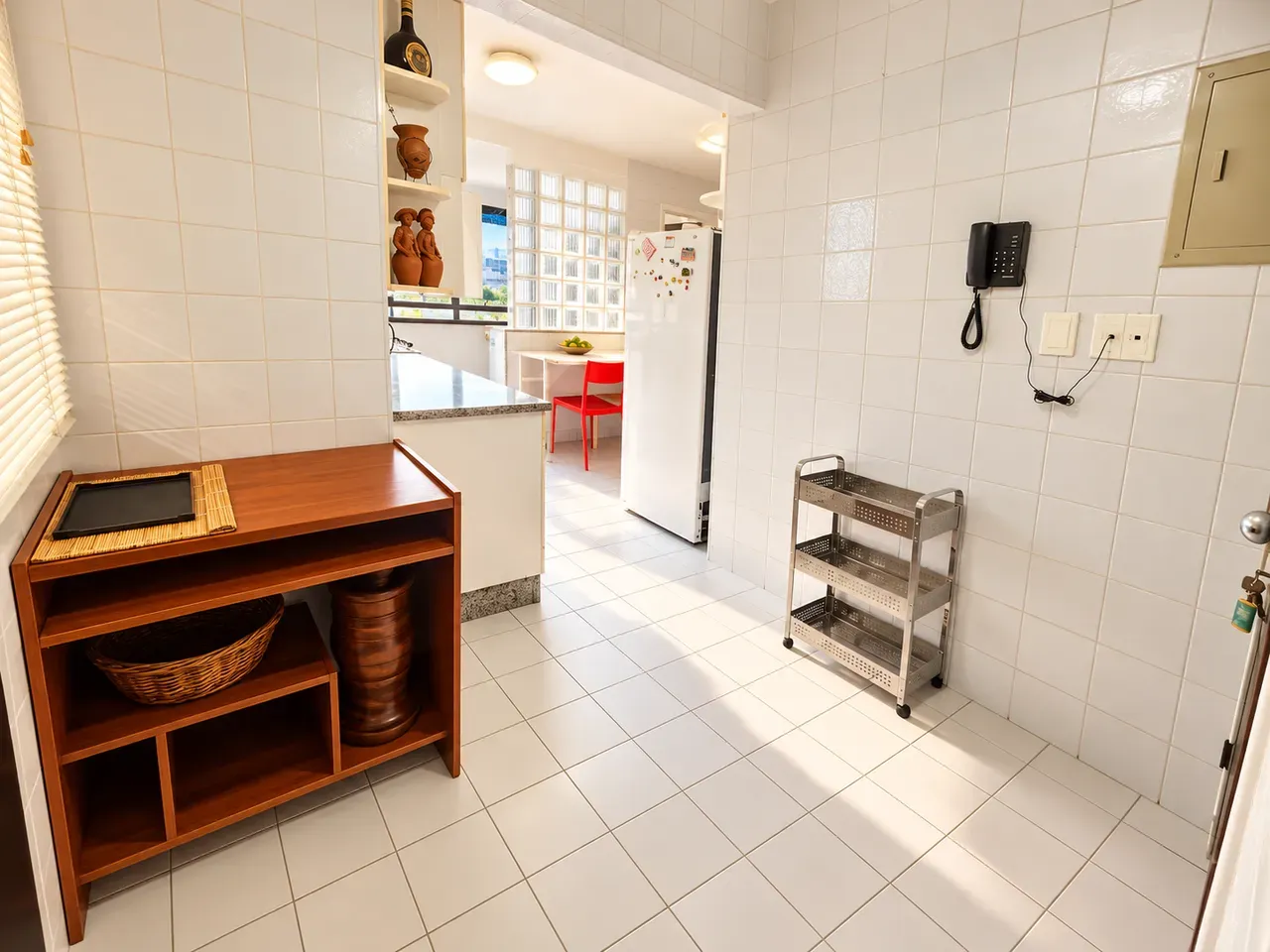 2-bedroom apartment with a bathtub — photo 2
