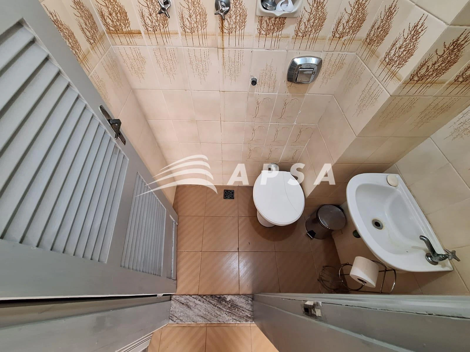 Apartment, 82 m², with wood or laminate floors — photo 19