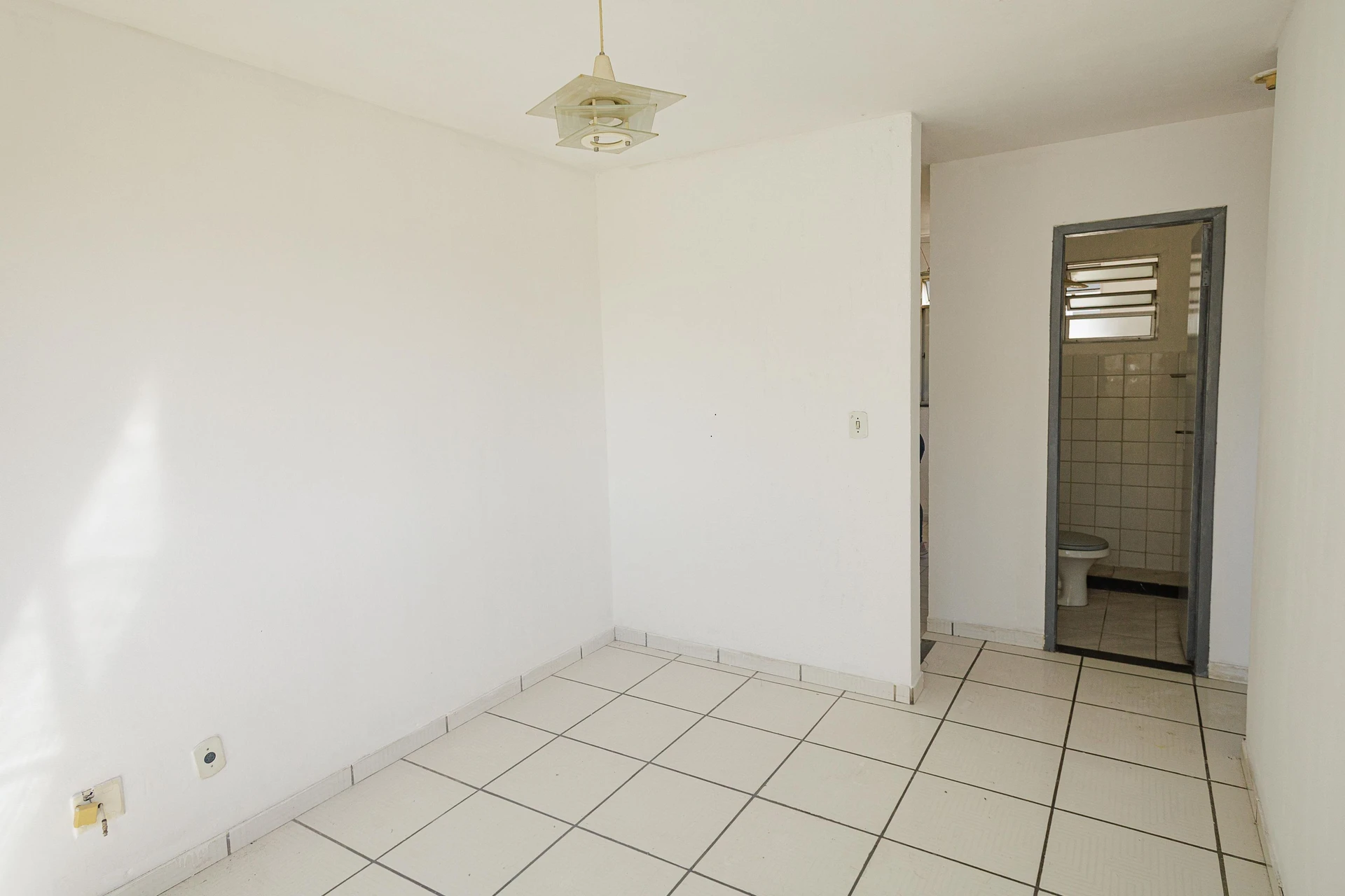 Unfurnished apartment with 2 bedrooms and 1 parking spot — photo 16