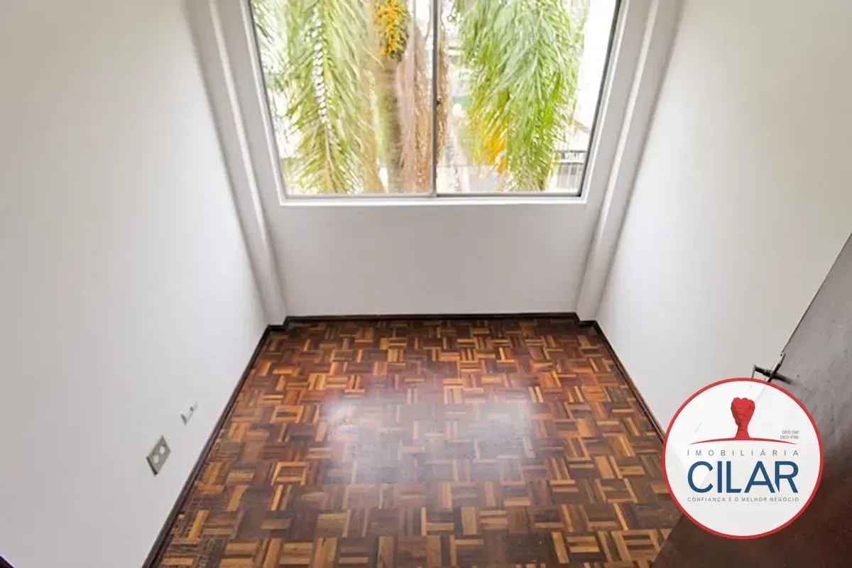 Apartamento com piso de madeira ou laminado, Portão — photo 3