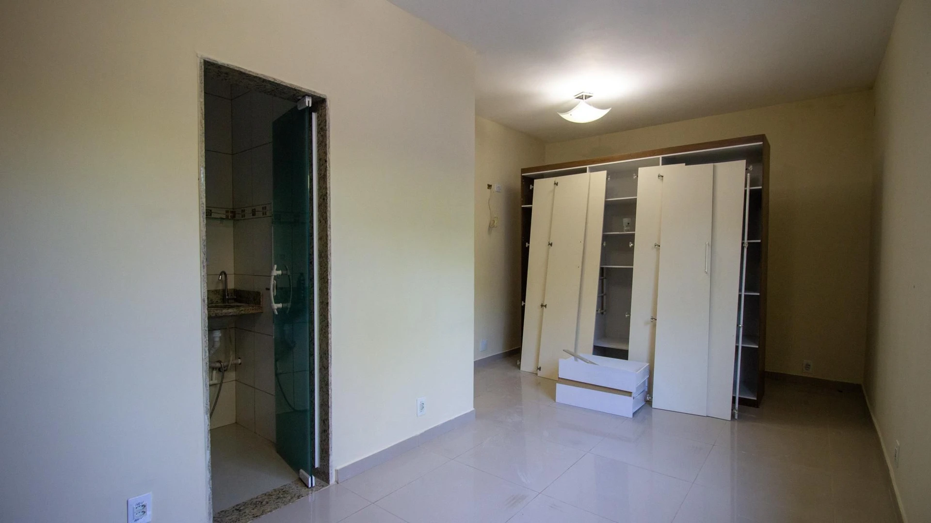 Будинок з 2 спальнями, окрема кухня та 2 паркомісця — photo 21