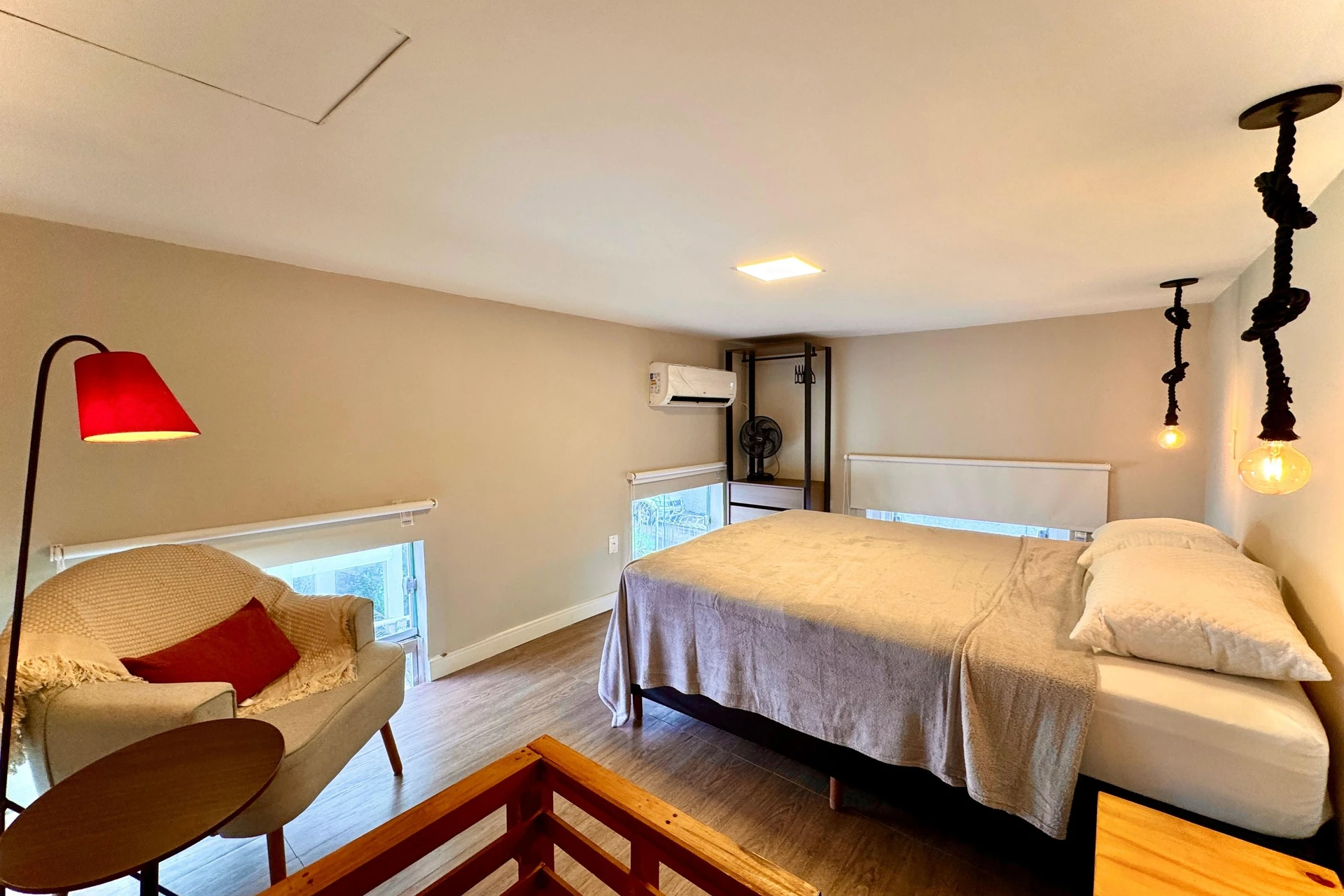 1 quarto e piso de madeira ou laminado: apartamento de 24 m² — photo 3