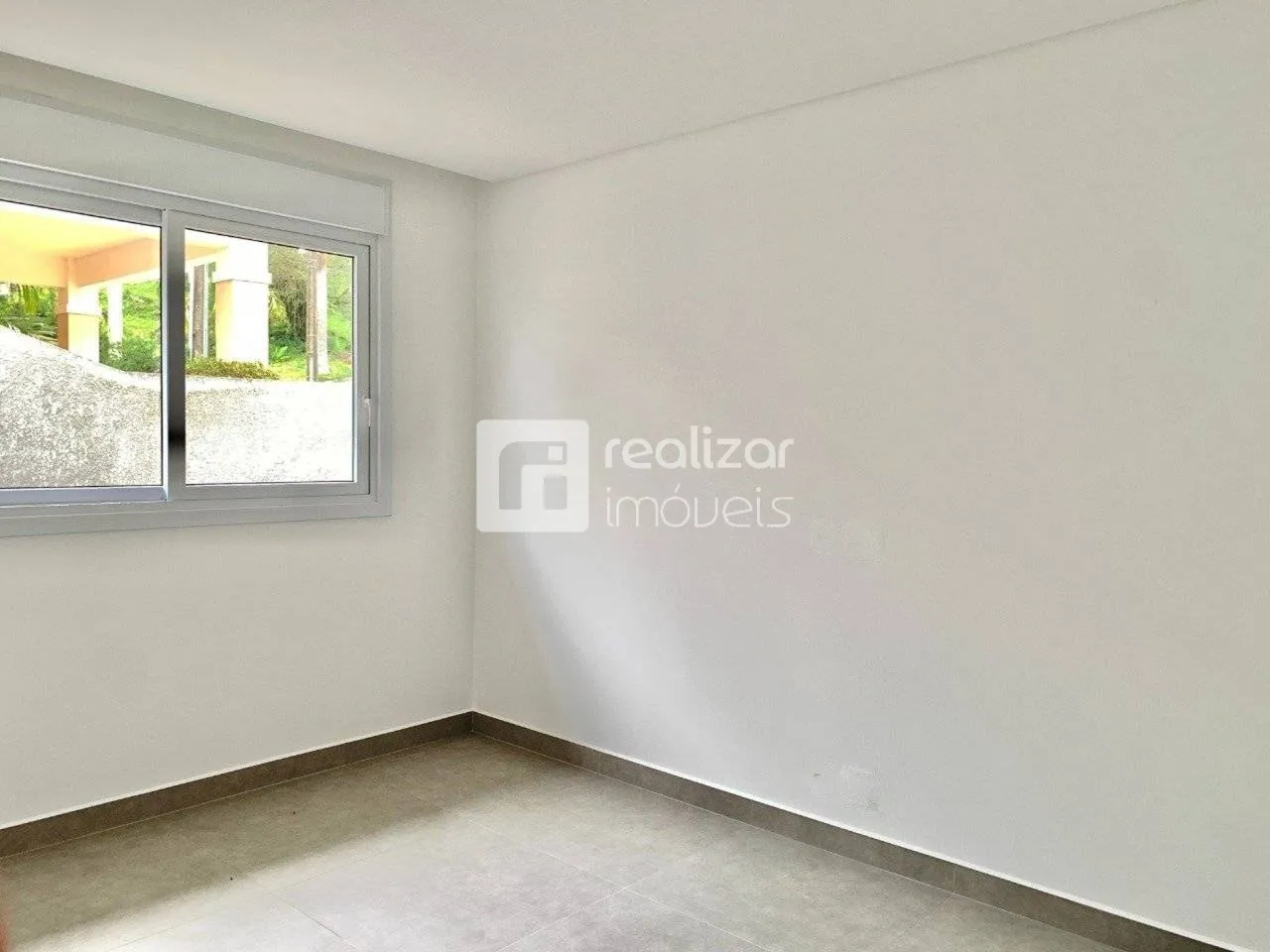 4-bedroom house with a grill on the balcony in Florianópolis — photo 12