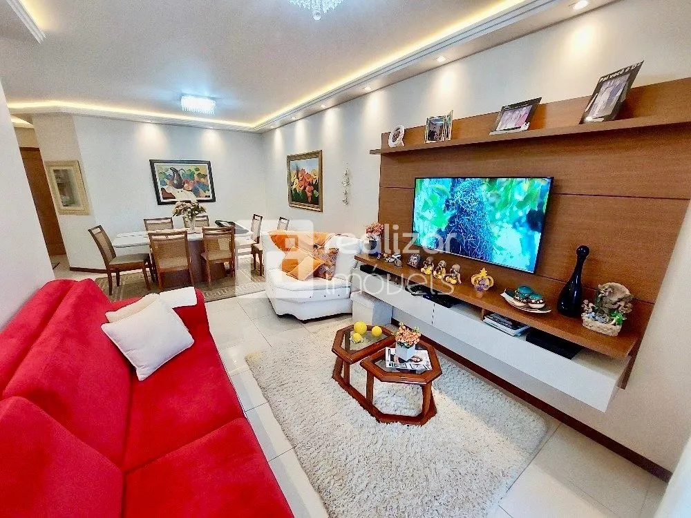 Furnished 4-bedroom apartment with a balcony