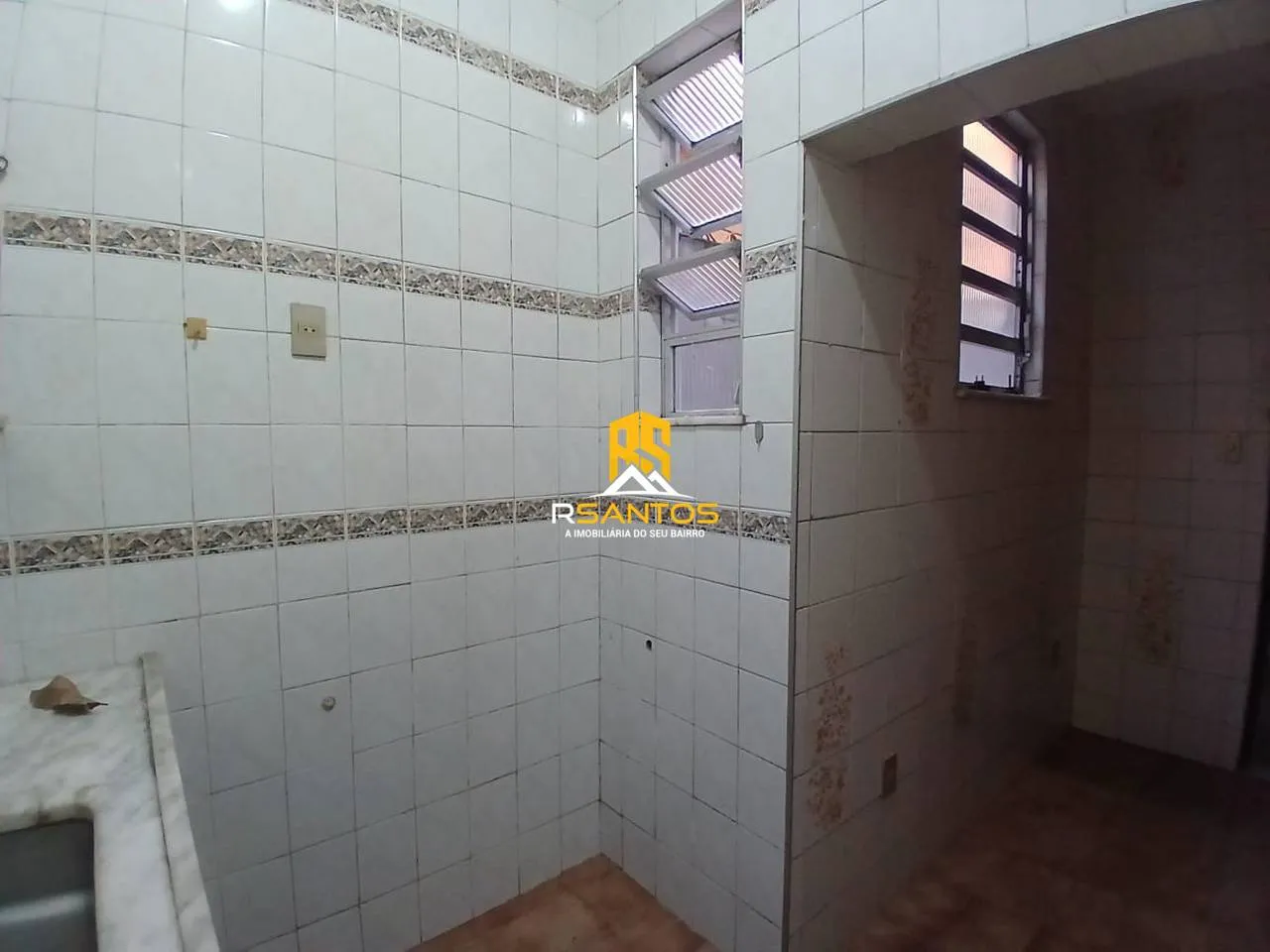 2-bedroom house with a bathtub — photo 15