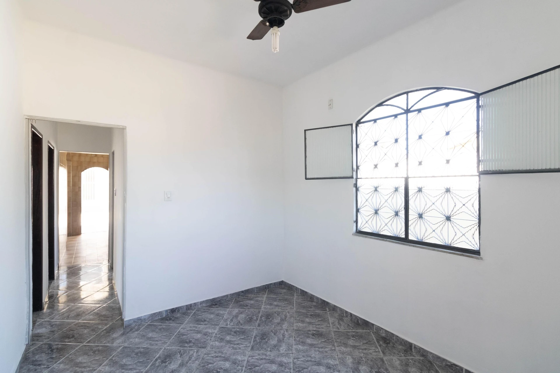 Unfurnished house with 3 bedrooms and a private garden — photo 22
