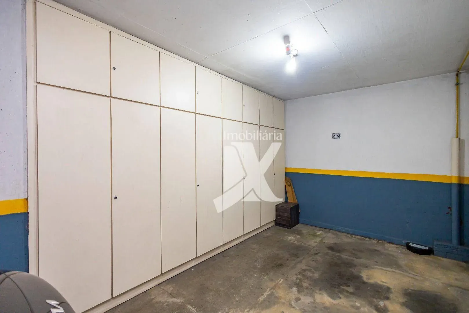 Furnished 3-bedroom apartment with balcony — photo 32