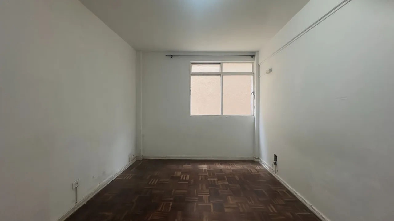 2-bedroom apartment with a glass shower enclosure — photo 17