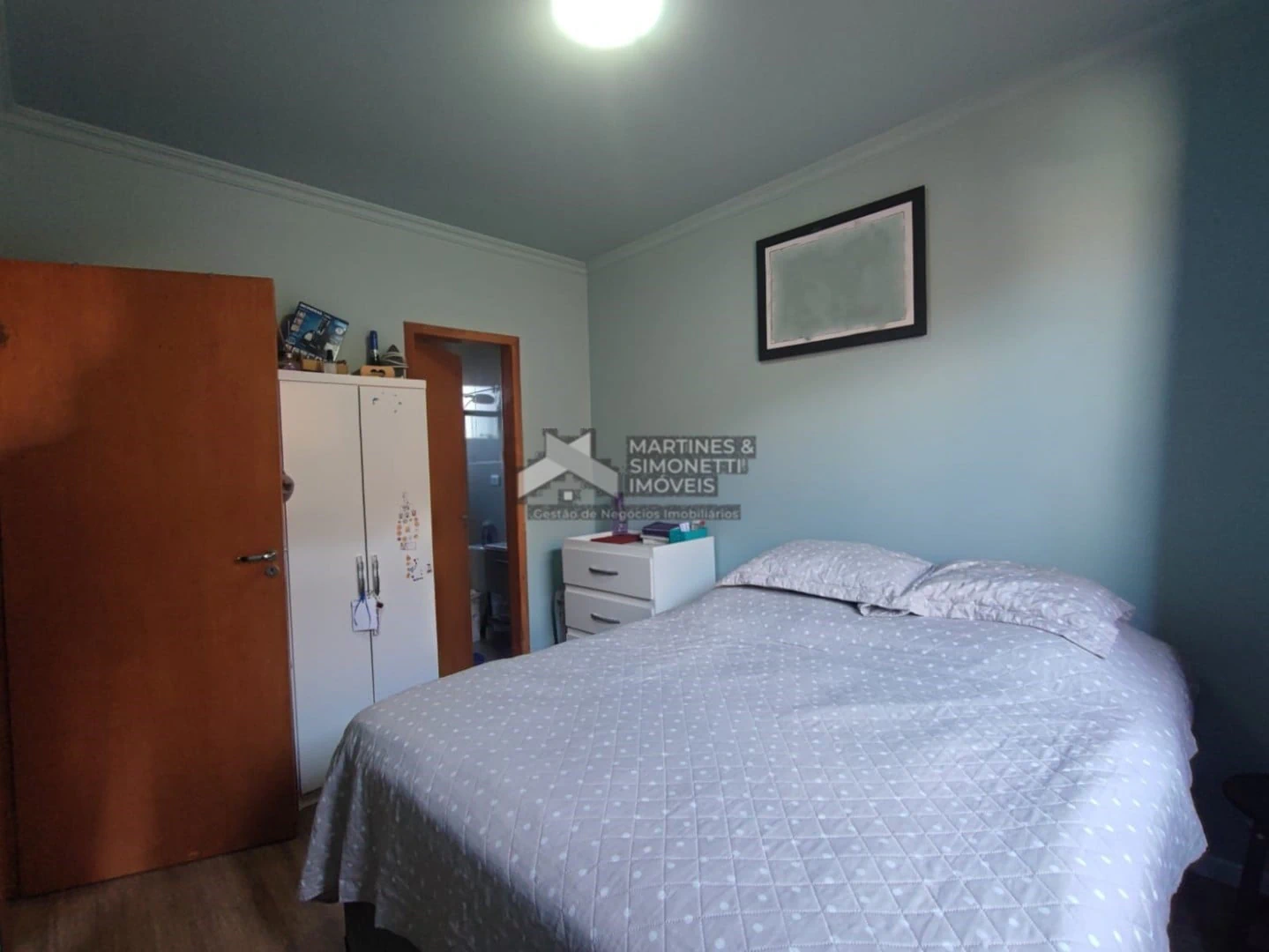 3-bedroom house with a walk-in closet in Curitiba — photo 14