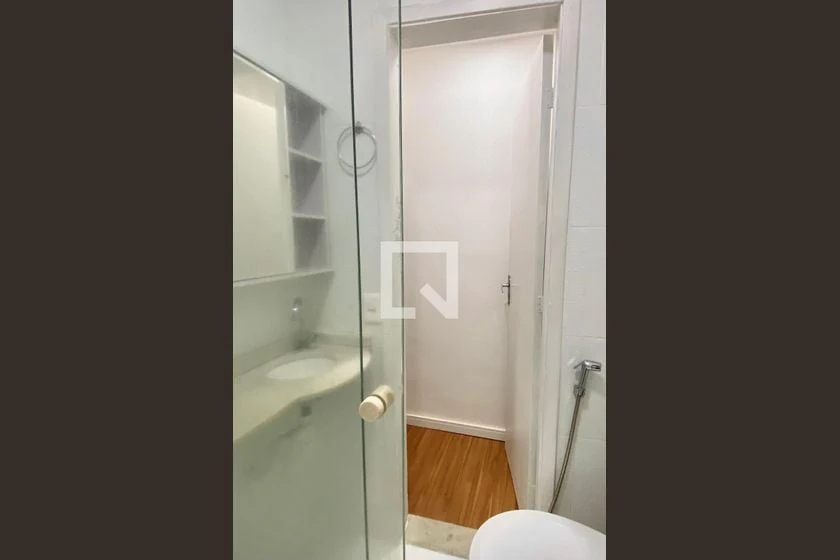 Departamento de 2 dormitorios con balcón cerrado con vidrio — photo 25