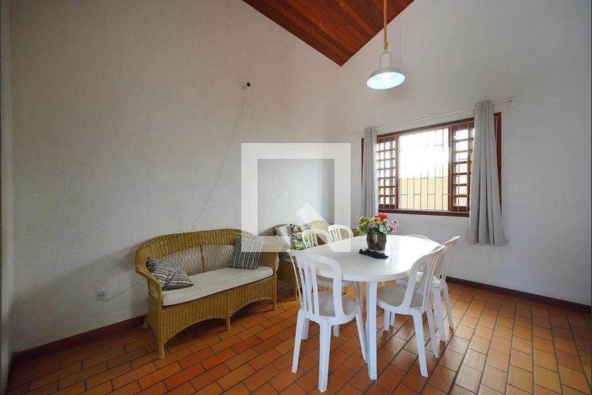 Furnished house with 4 bedrooms and 209 m², 3 bathrooms — photo 18