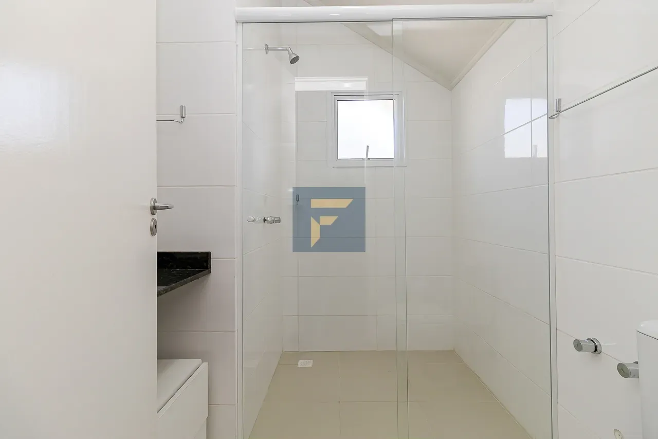 Furnished 140 m² house with 4 bedrooms and open-plan kitchen — photo 46