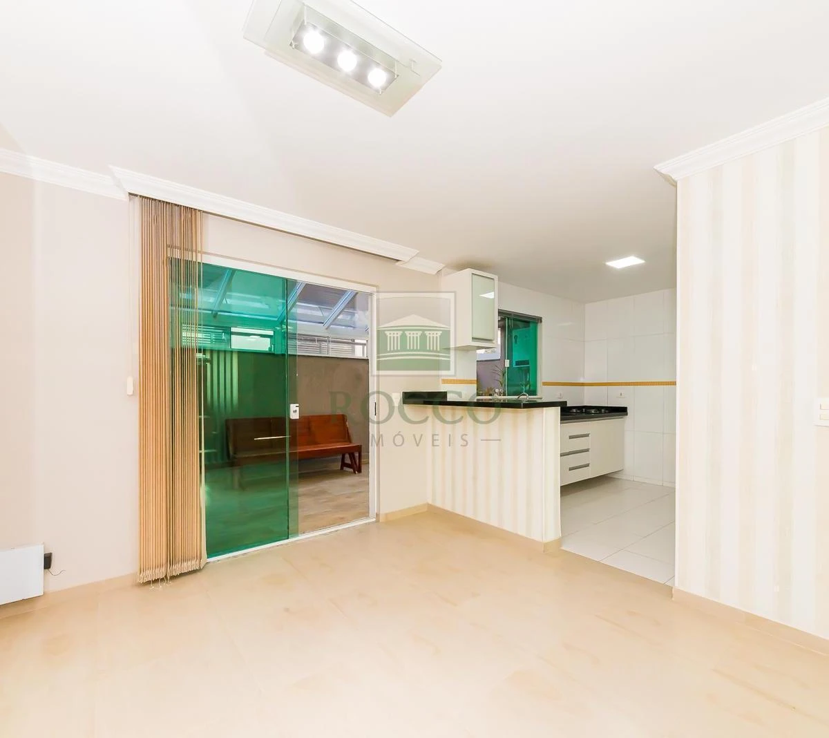 3-bedroom house with a bathtub — photo 11