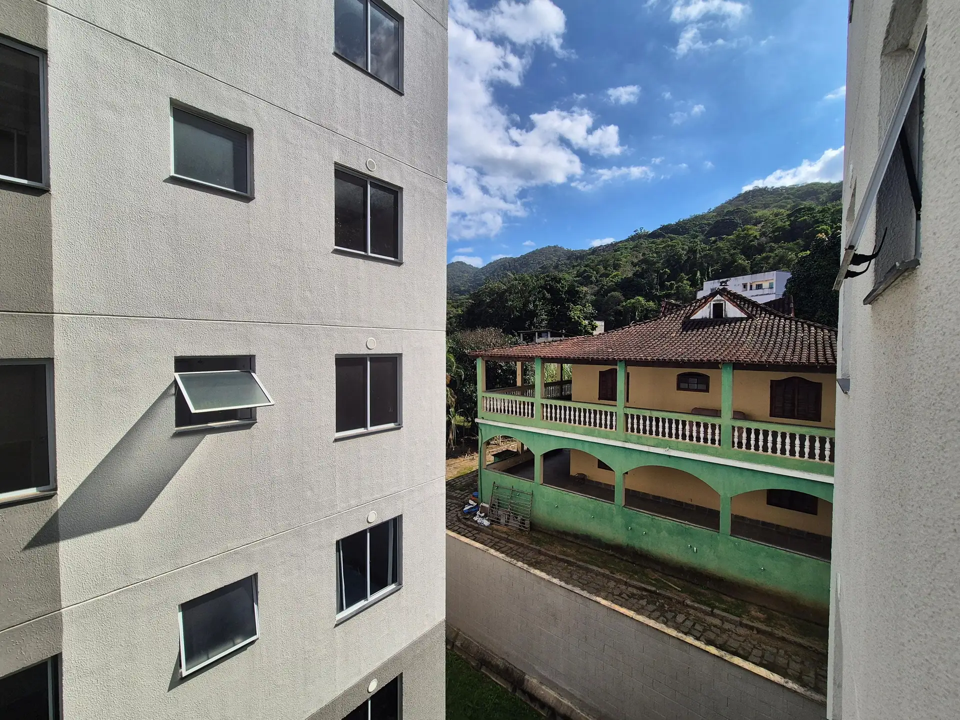 Apartamento mobiliado com 2 quartos e vista das montanhas — photo 12