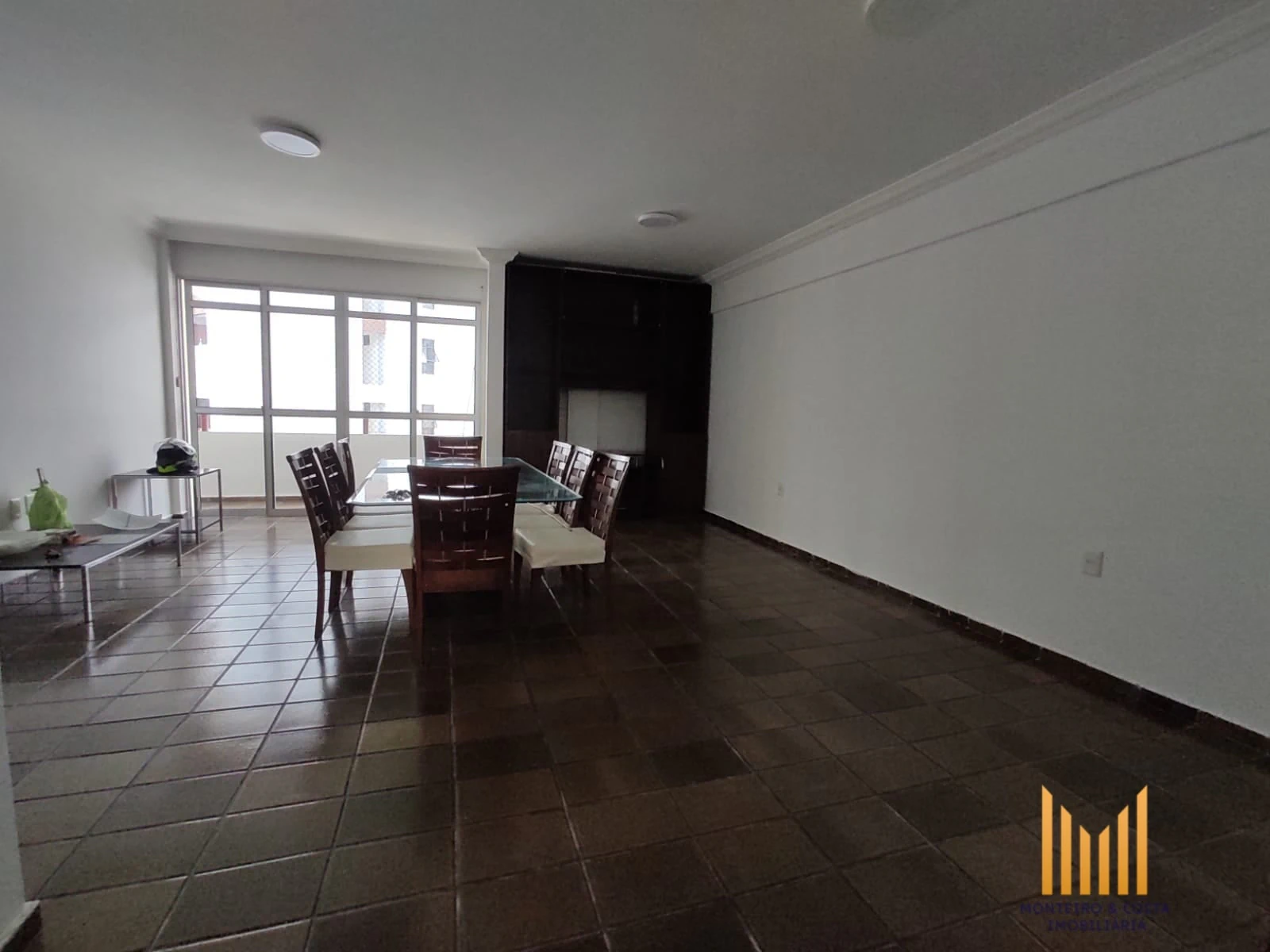 135 m² apartment with 3 bedrooms and a balcony — photo 2