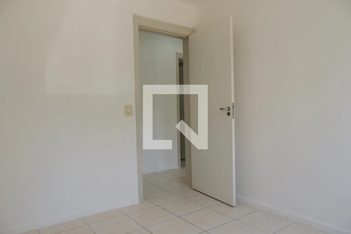 Unfurnished apartment with 3 bedrooms and open kitchen — photo 23