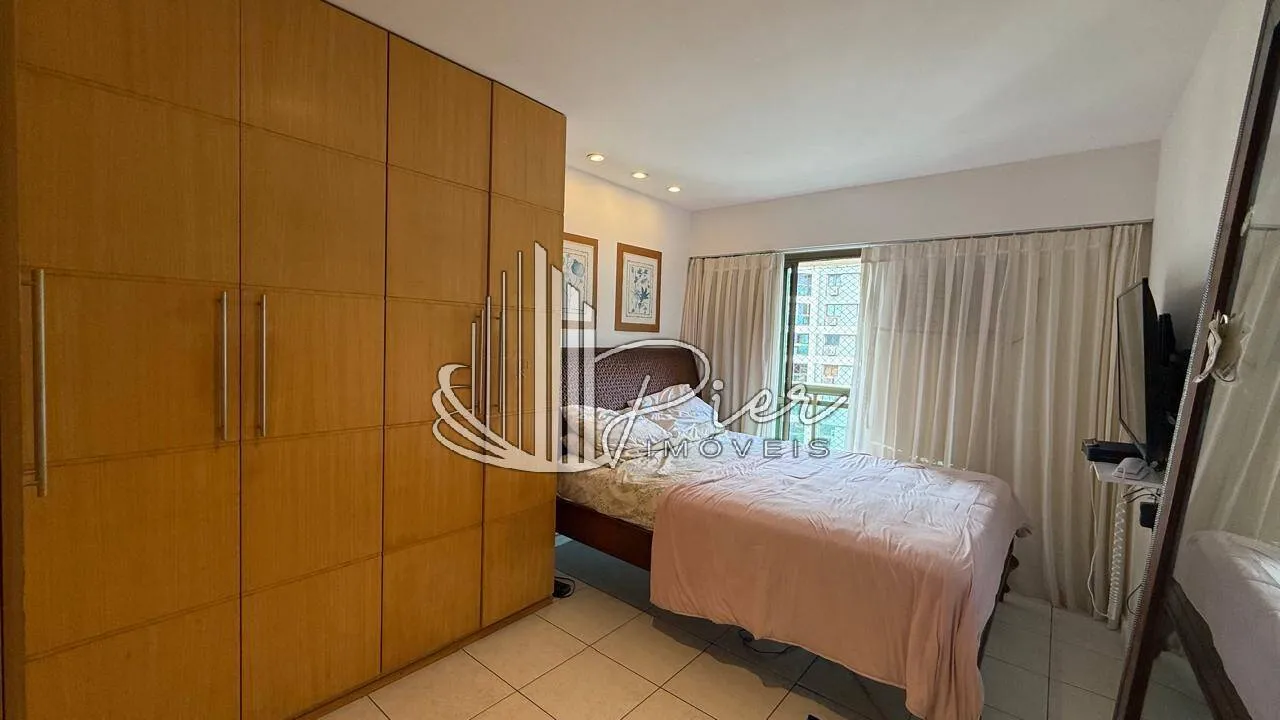 3-bedroom apartment in a building with a heated pool — photo 3