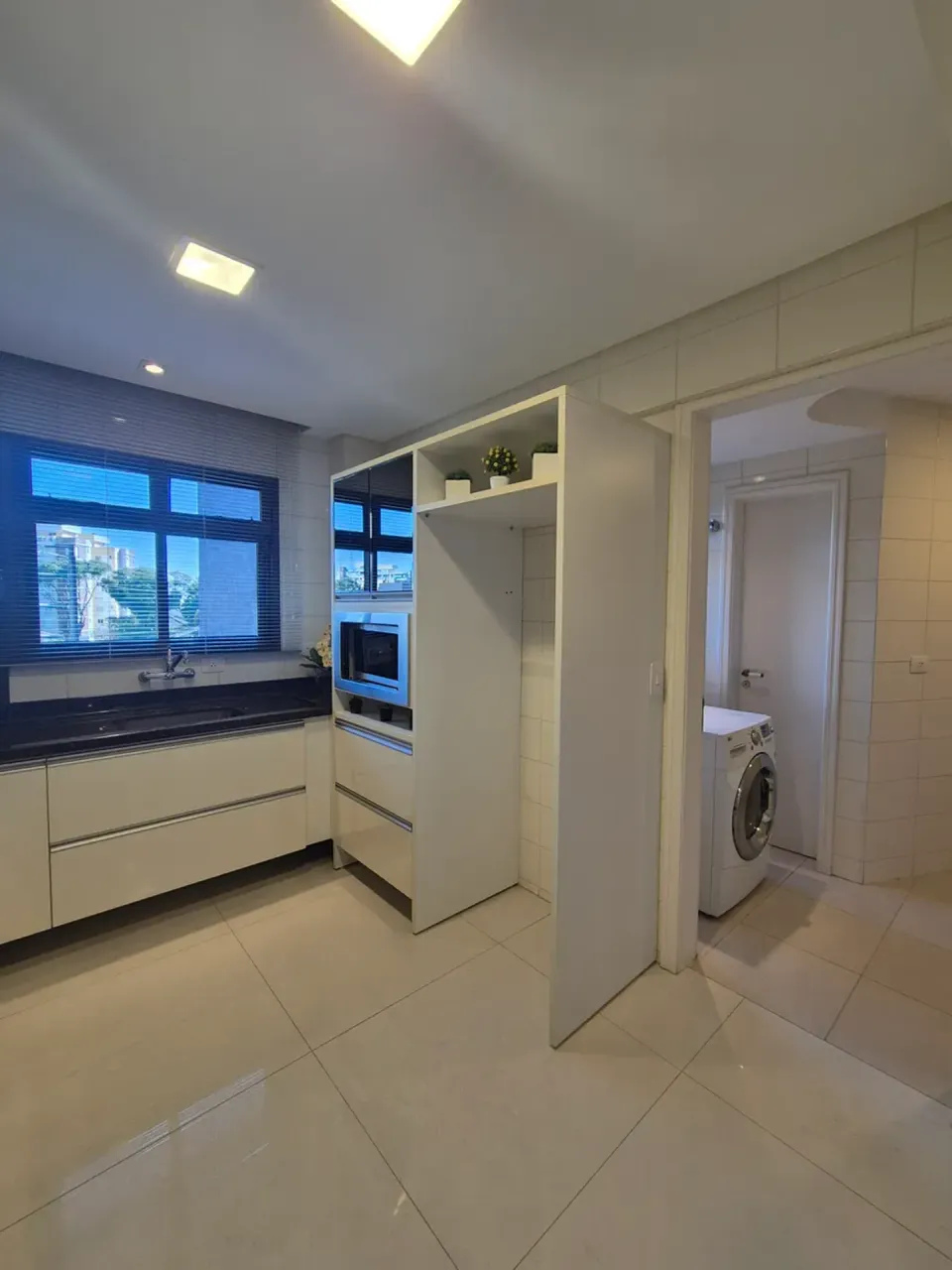 Apartment with 3 bedrooms and 5 bathrooms, 183 m² — photo 15