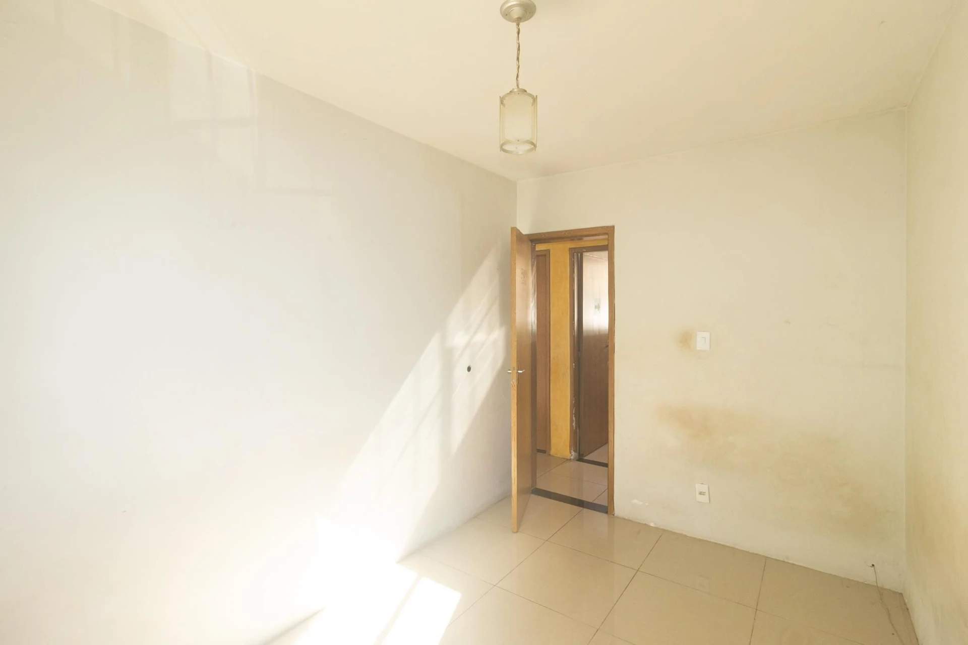 Unfurnished apartment with 2 bedrooms and a separate kitchen — photo 38