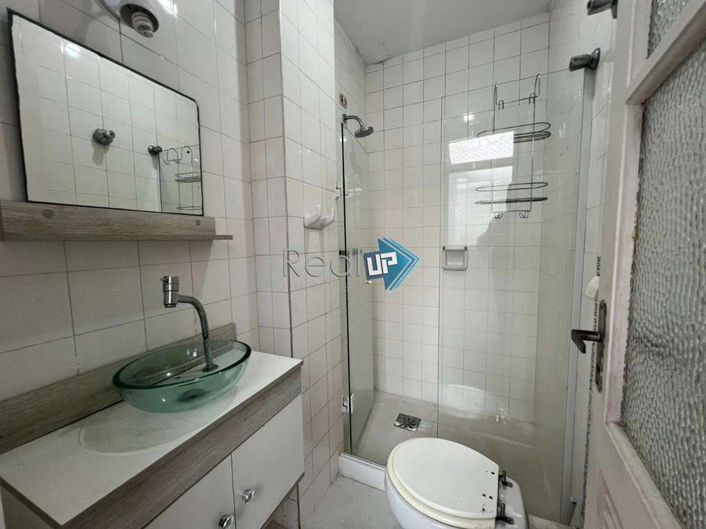 2-bedroom apartment with a glazed balcony — photo 25