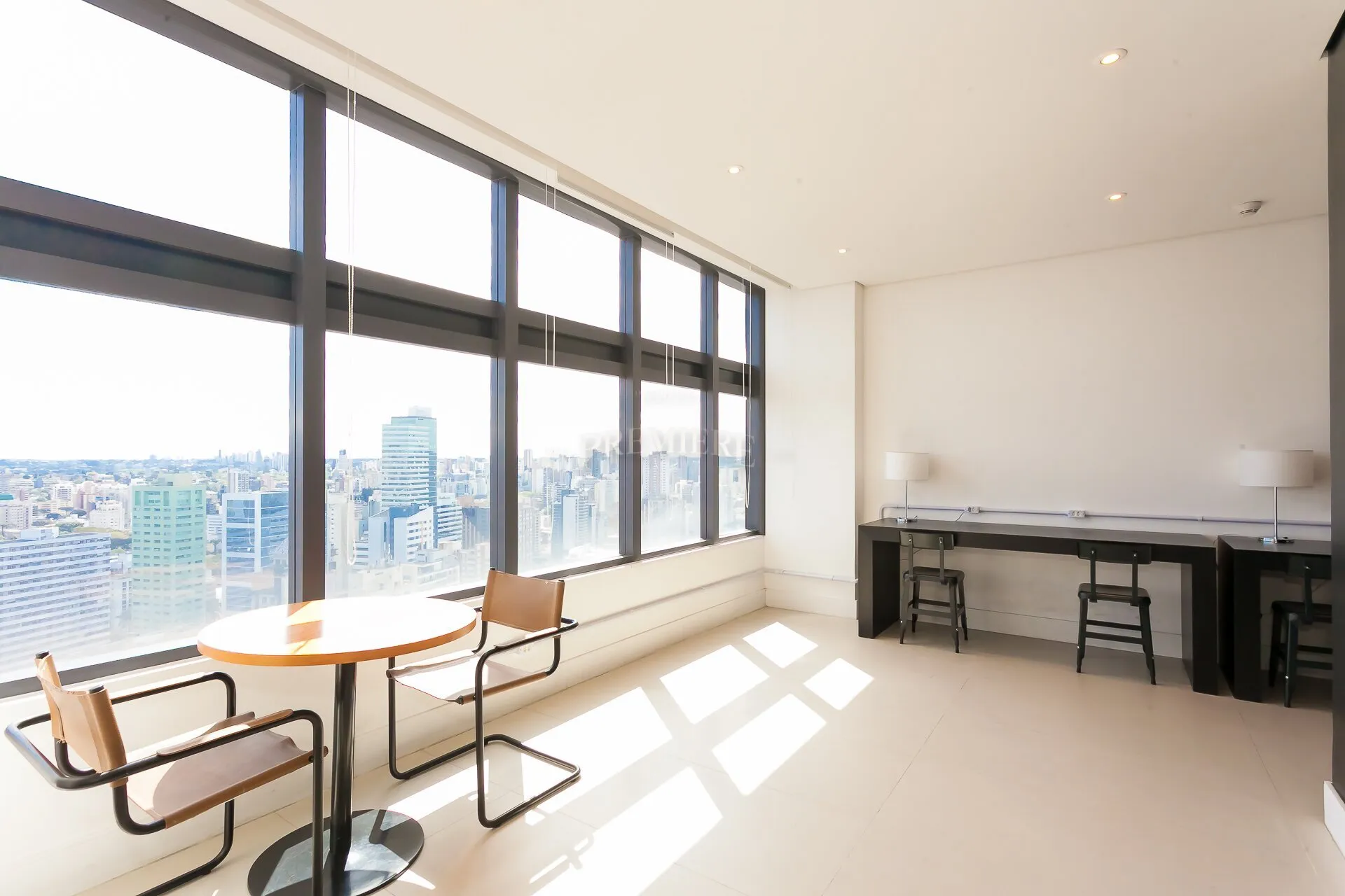 Furnished 85 m² apartment with 1-bedroom suite — photo 23