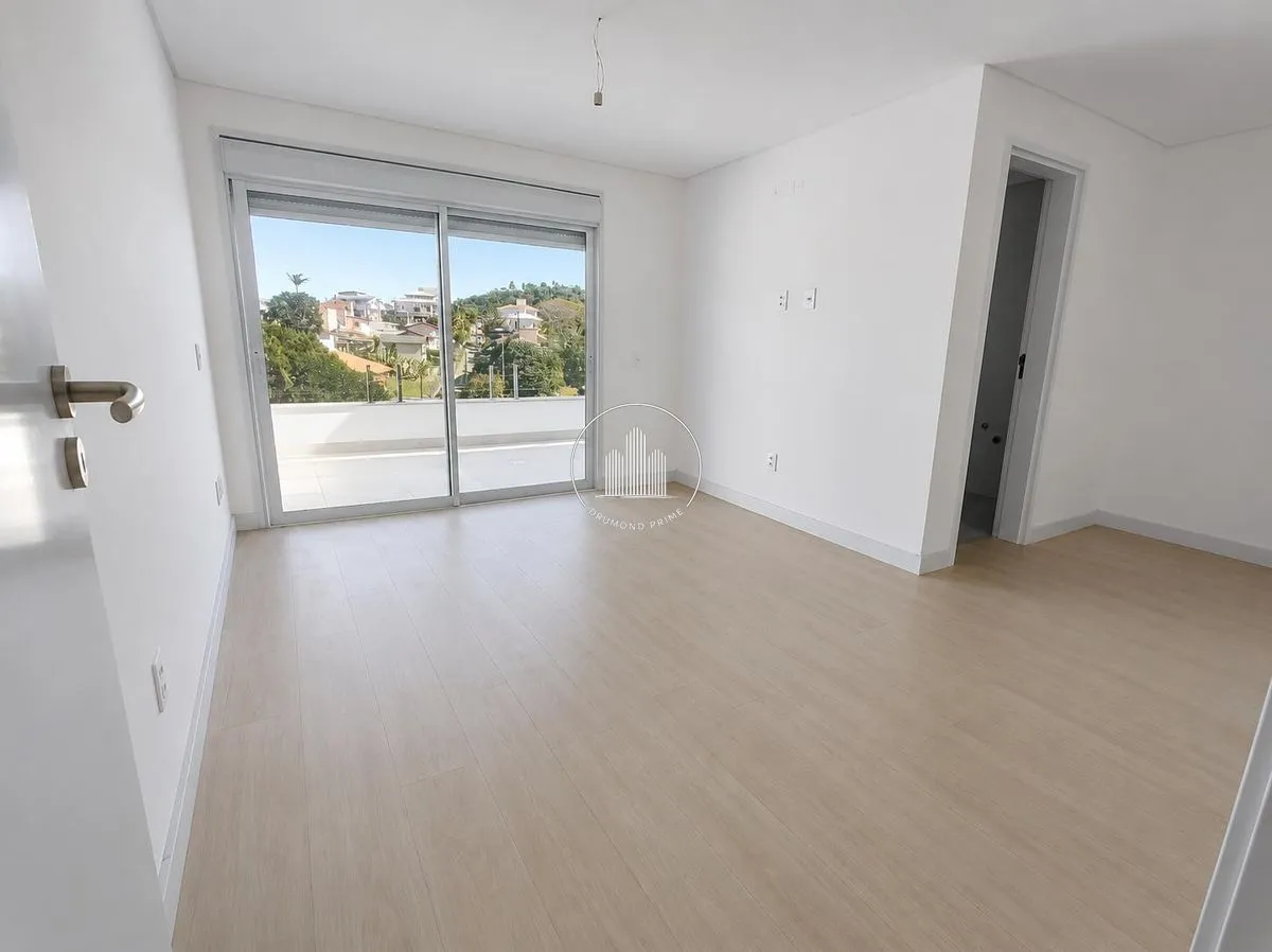 Duplex apartment with 1 en-suite and terrace — photo 26