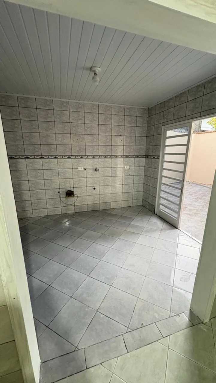 2-bedroom, 120 m² house in Curitiba — photo 2