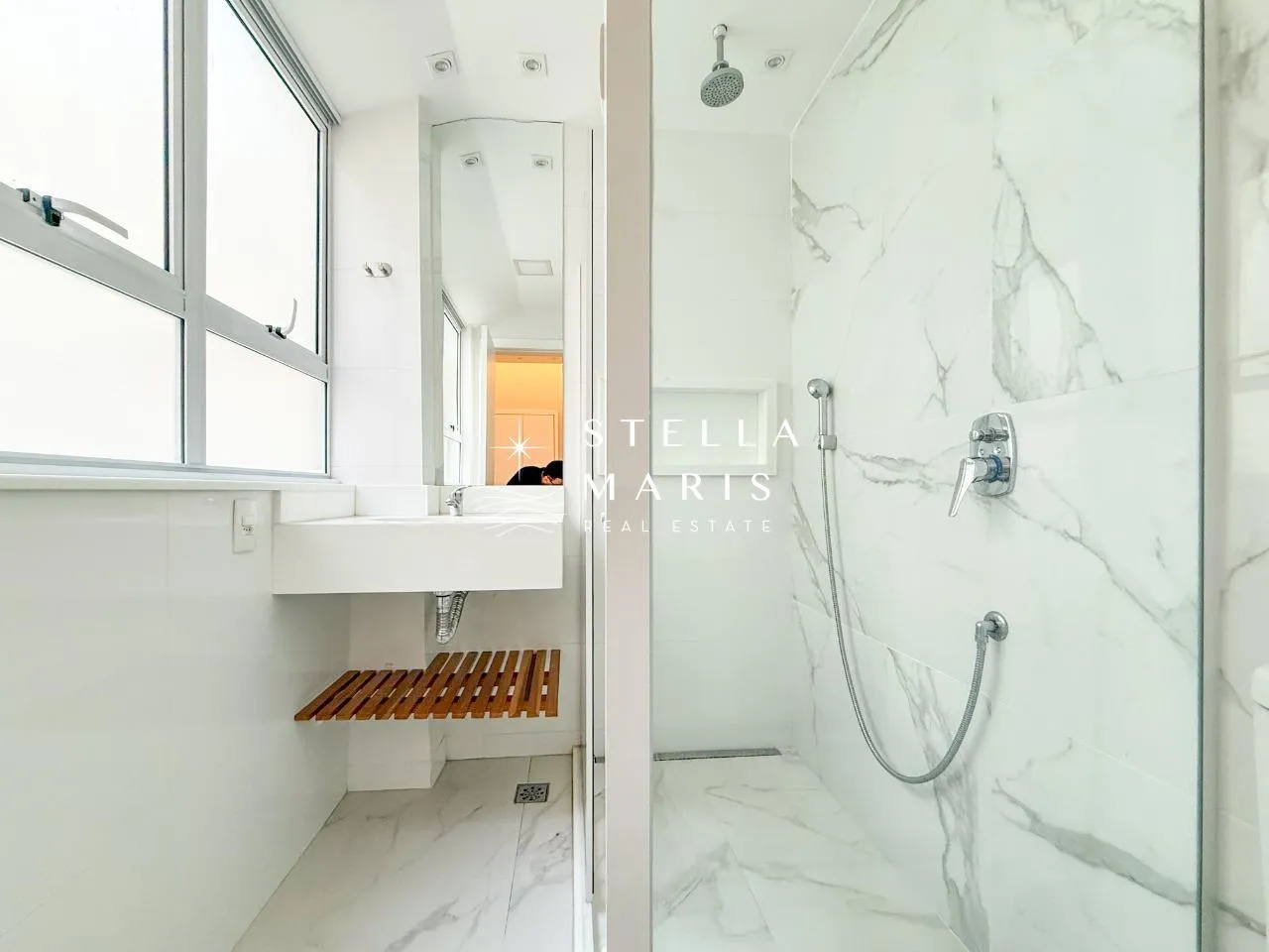 Furnished apartment with 3 bedrooms and 3 bathrooms — photo 12