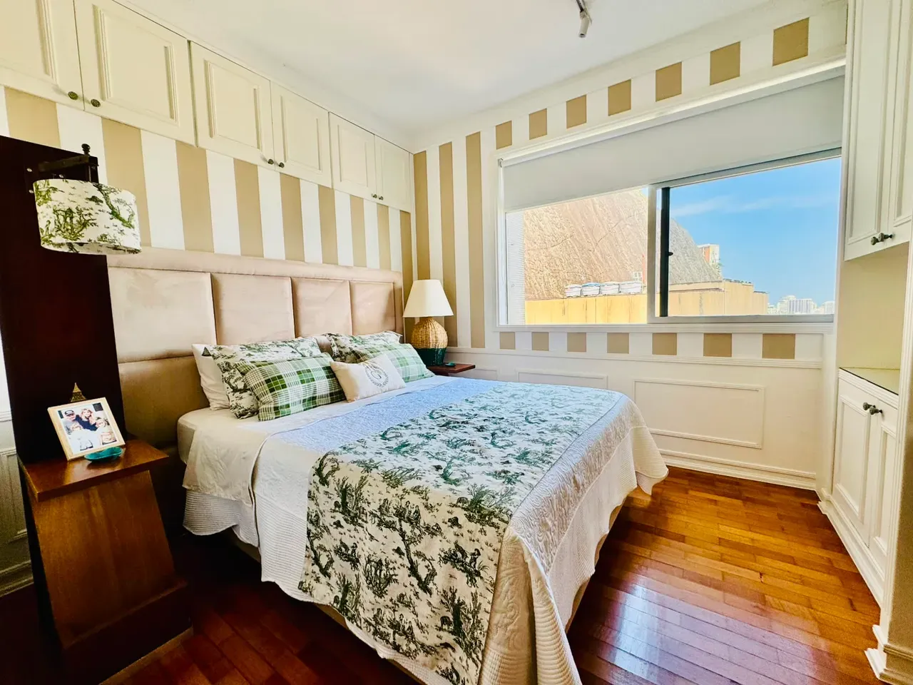 Furnished 3-bedroom apartment with 3 bathrooms — photo 31