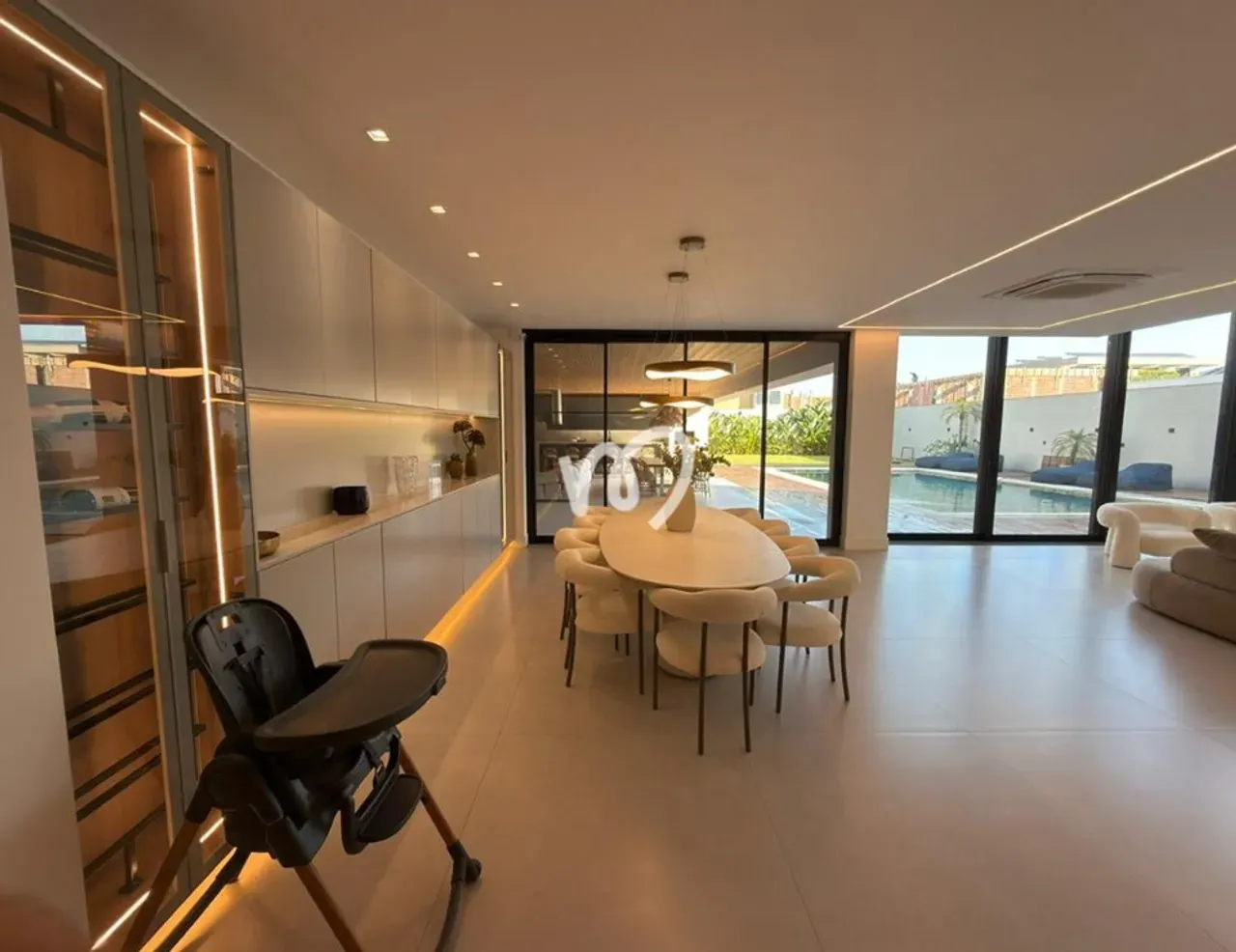 Furnished house with 5 bedrooms and an open kitchen — photo 12