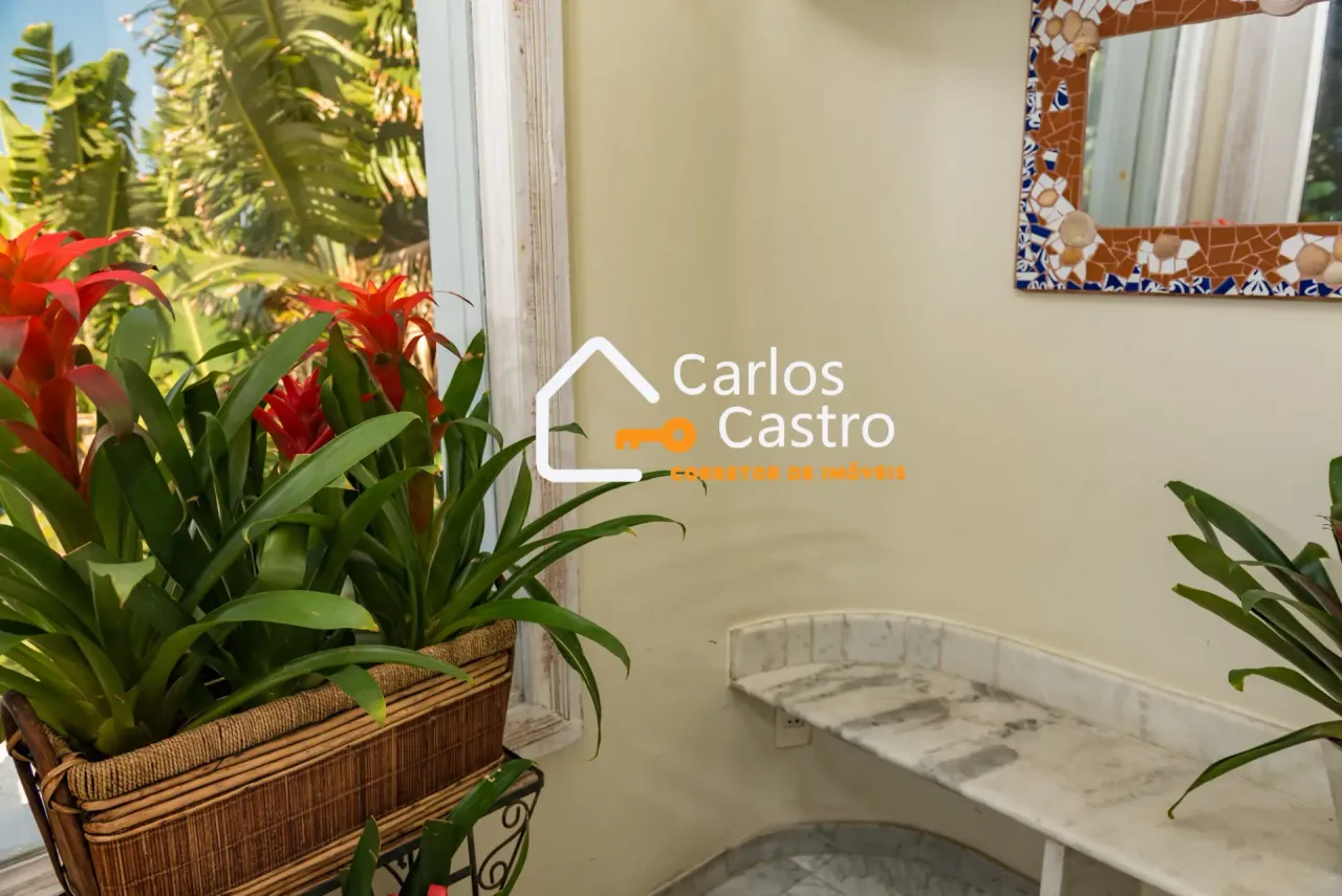 Furnished house, 640 m², with a glass-enclosed balcony — photo 11