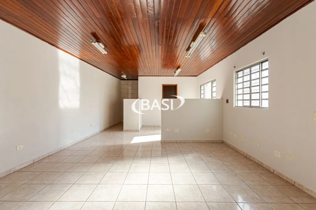 Unfurnished house with 4 bedrooms and 3 bathrooms — photo 4