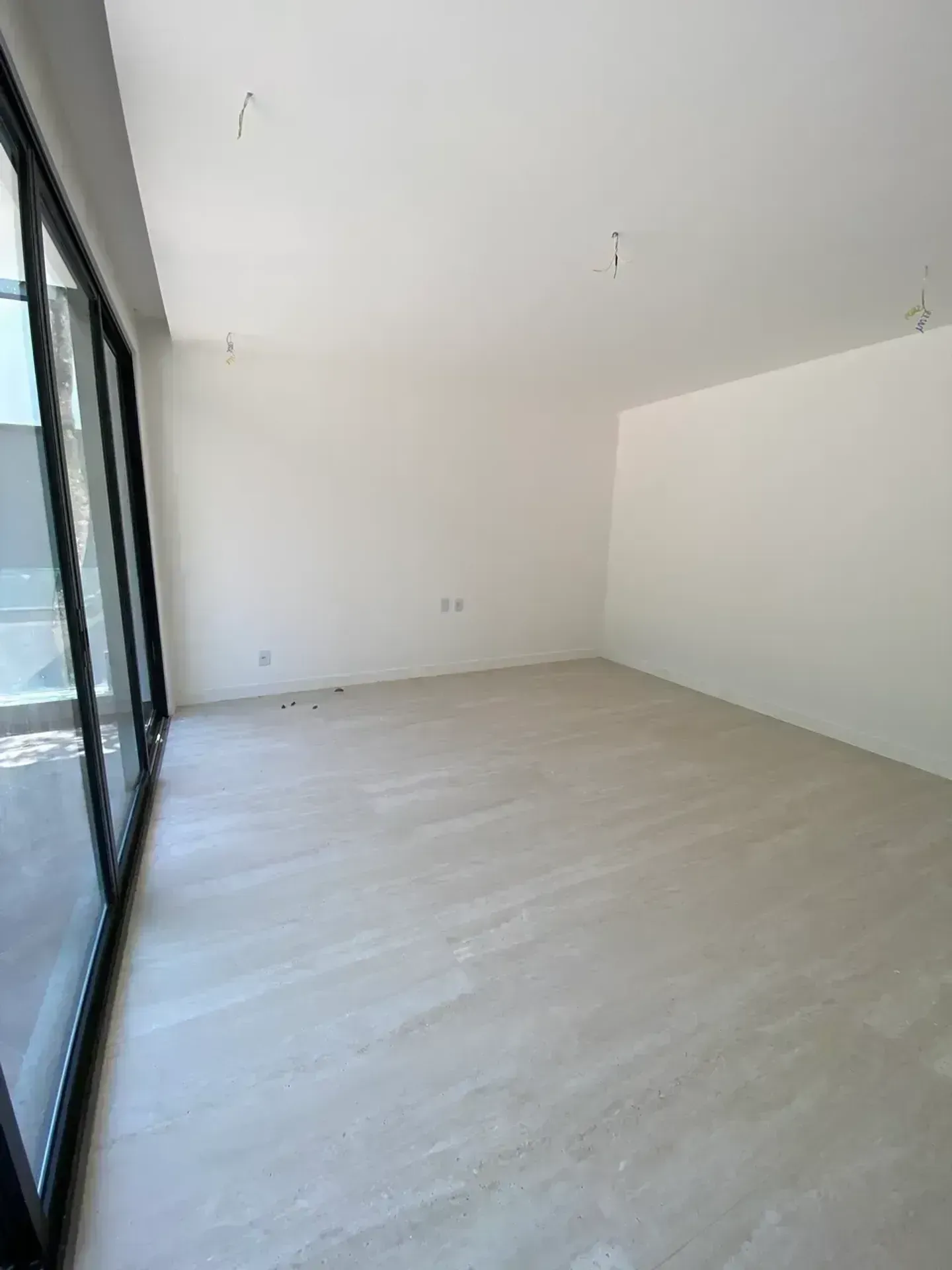 Unfurnished house with 5 bedrooms and 5 bathrooms — photo 11