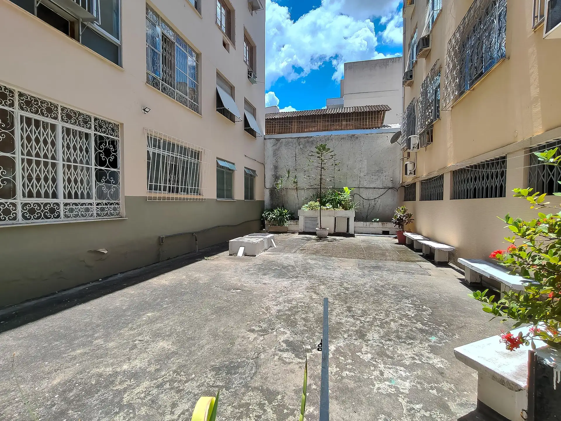 Furnished 3-bedroom apartment with 2 bathrooms — photo 21