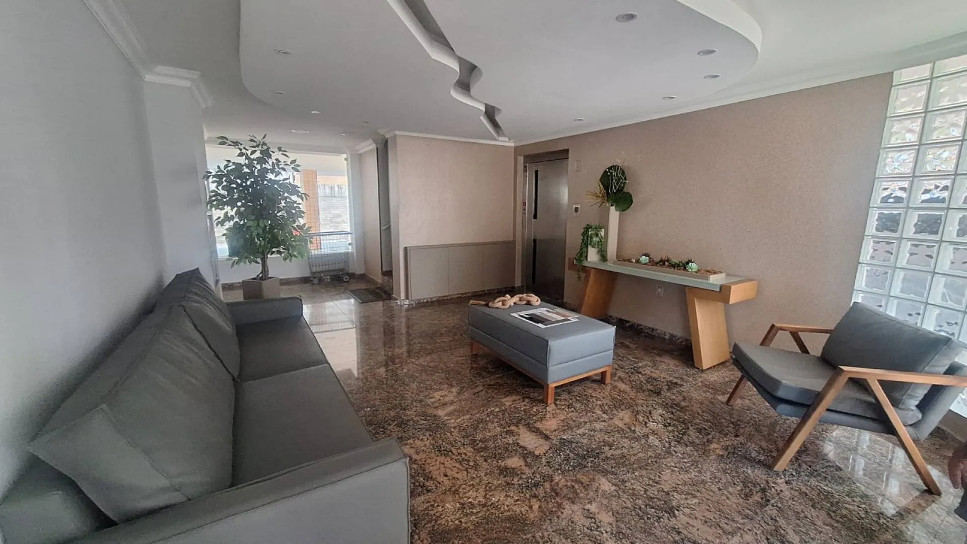 Квартира 107 м² в аренду с 3 спальнями и 1 парковкой — photo 3