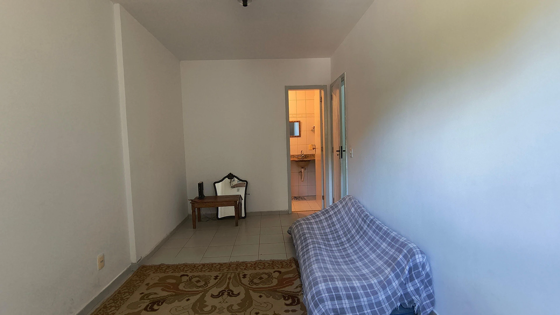 Furnished apartment with 2 bedrooms and 2 bathrooms — photo 11