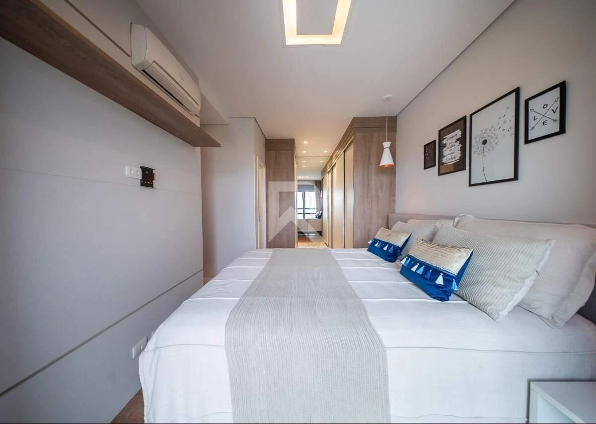 Furnished apartment, 150 m², with a glass-enclosed balcony — photo 44